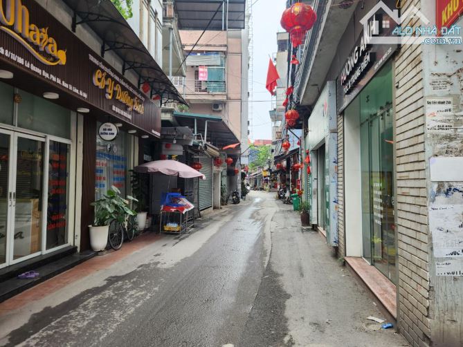 Nhà đẹp Phú Đô 5 Tầng kiên cố - 43m² Ô tô đỗ cửa - Lô Góc -Full Nt - giá chỉ 7,9 tỷ.
