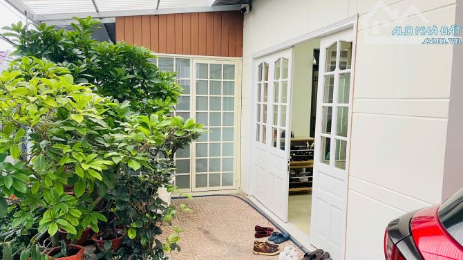 Bán Nhà 2 Mặt Tiền 130M2 – Full Tiện Ích Trong Bán Kính 500M – Có Sân Ô Tô – Chờ Chủ Mới