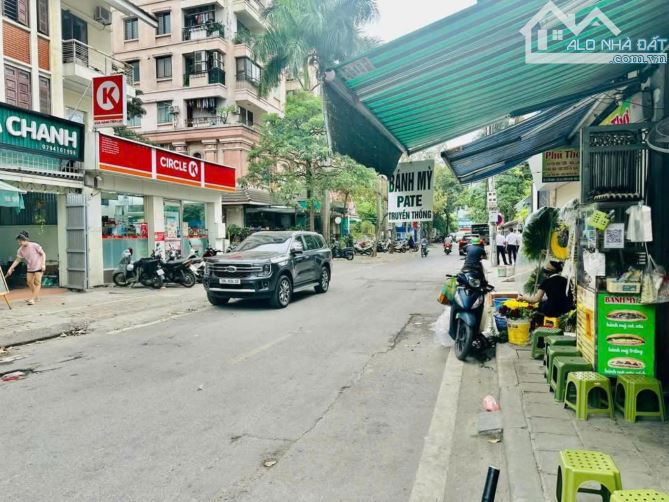 Bán nhà mặt phố ĐỘI NHÂN-Ba Đinh-Vỉa hè KD-sổ đep-Dòng tiền tốt-ko quy hoạch. Giá 47 tỷ