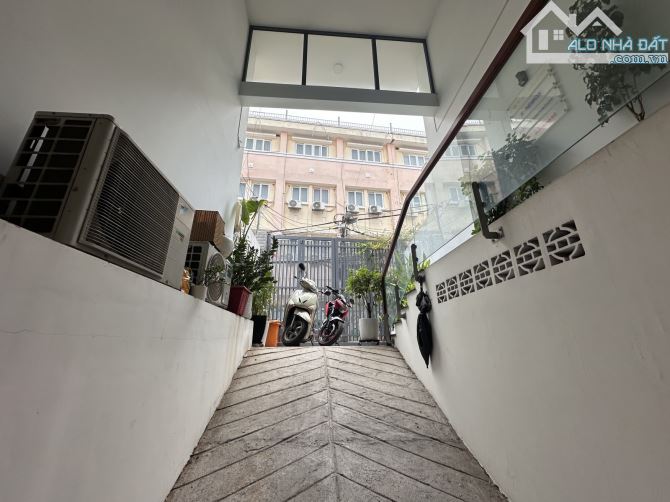 Bán toà nhà CHDV Lê Văn Duyệt, Bình Thạnh, 7 Tầng thang máy, giá 19.9 tỷ TL