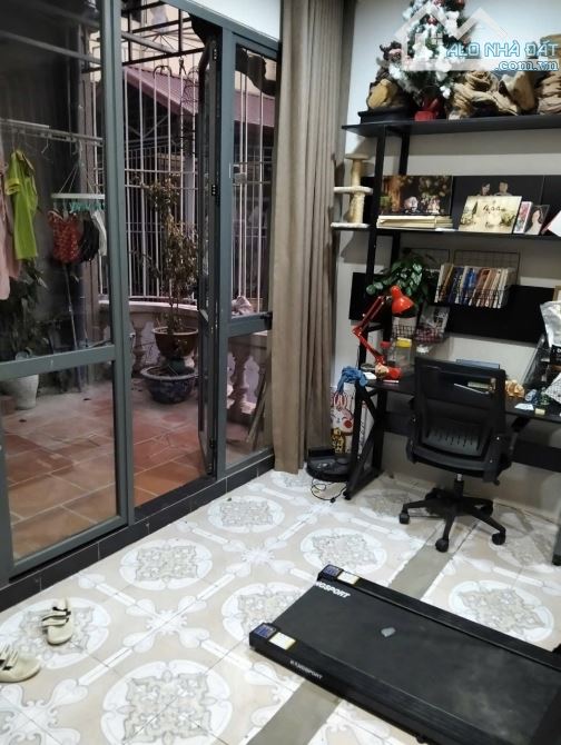 NHÀ ĐẸP GẦN PHỐ – 4 TẦNG Ở NGAY – FULL NỘI THẤT – CÁCH ROYAL 300M - 1