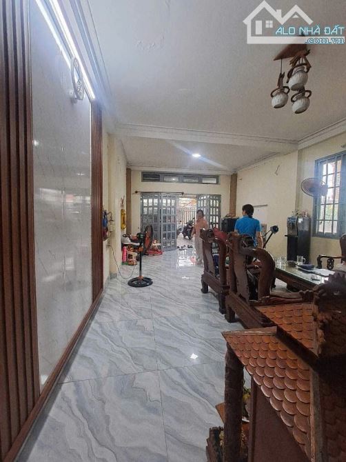 Bán nhà 2 tầng đường VƯỜN LÀI, phường AN PHÚ ĐÔNG, Q12, dt330m²(11x30).DÒNG TIỀN 25tr/th - 1