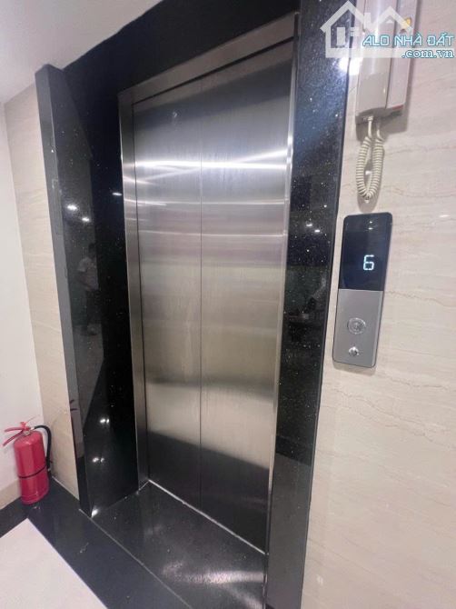 Bán nhà mặt phố Hoàng Quốc Việt - Vỉa hè, 7 tầng thang máy KD sầm uất đa dạng giá 35 tỷ - 1