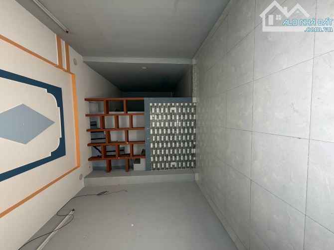 Nhà 1 lầu cần bán giá 738tr giáp Bình Chánh khu đông dân cách cầu Ông Thìn 5ph - 1