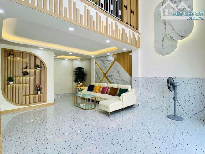 50M2 4TẦNG XÂY MỚI NGAY EMART SÁT MẶT TIỀN CHỈ HƠN 6tỷ - 1