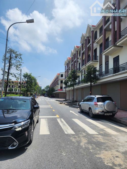 Nhà xây thô 4 tầng nhìn nhà Văn Hoá dự án Vạn Phúc, BN. Dt 76,5m2 giá 4,8ty - 1