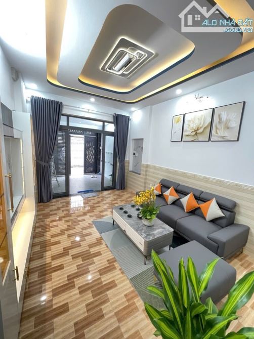 3 TẦNG NỘI THẤT CAO CẤP-MT HẺM XE HƠI-HUỲNH TẤN PHÁT-TT NHÀ BÈ-DT:4.02*16m- GIÁ 6TỶ 250 - 1