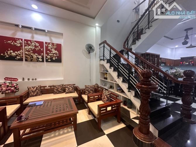 CẦN BÁN NHÀ 3 TẦNG 3 MÊ – MẶT TIỀN HOÀ CƯỜNG NAM – HẢI CHÂU – VỊ TRÍ SIÊU ĐẸP, GẦN SÔNG - 1