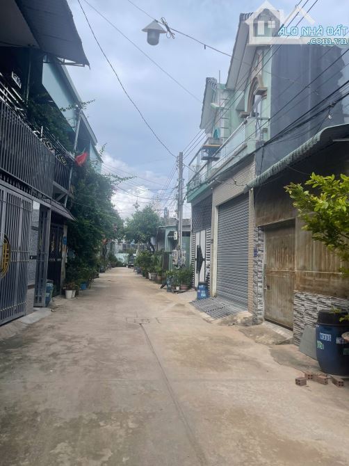 Nhà 2 lầu 120m2 8x15m Đường xe tải tránh nhau - 1