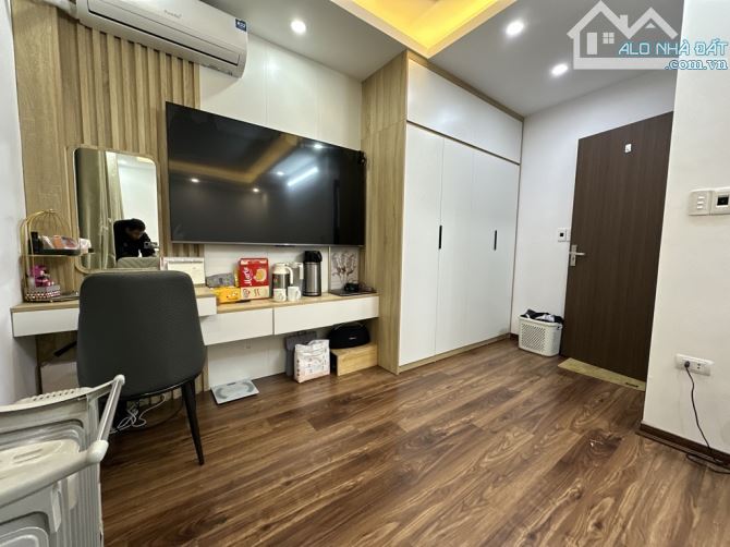 Bán nhà trương định 35m2 5 tầng thang máy mt 5.5m – ngõ thẳng tắp  - giá 7.98 tỷ - 2