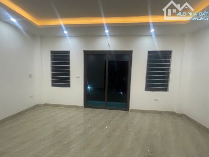 Anh Linh KTS gửi bán nhà đơn lập 5 tầng tại Văn Trì – diện tích 35m², mặt tiền 6m. - 2