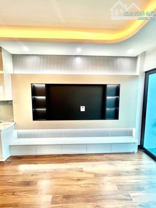 🌟 BÁN NHÀ PHƯỜNG LONG BIÊN - 47M² - 6 TẦNG - LÔ GÓC - Ô TÔ - THANG MÁY - CHỈ 9.5 TỶ 🌟 - 2