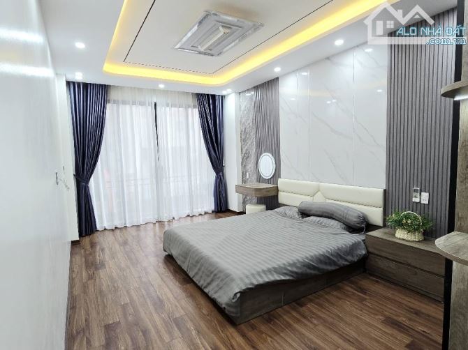Bán Nhà Phố Thạch Bàn - Thang Máy - Vị Trí Vàng kết nối đi các tỉnh! - 2