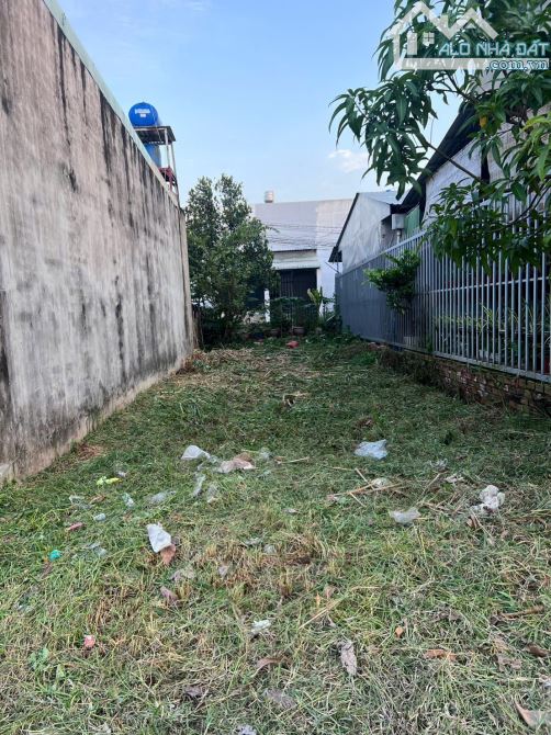 Bán đất giá rẻ khu phố 4 - Đức Hoà  . Gần chợ Đức Hoà và gần trường học Võ Vă - 2