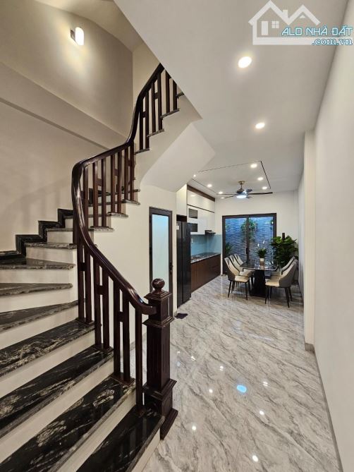 Giảm Giá Sâu, chỉ 8,5 tỉ có nhà 50m2- 4,5 tầng Ô tô Vũ Xuân Thiều LB - 2