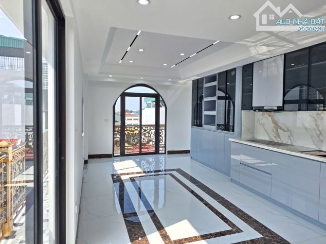 Bán nhà Sài đồng, 7 tầng thang máy, Lô góc, 2 oto tránh dt 50m2 - 12.x tỷ - 2