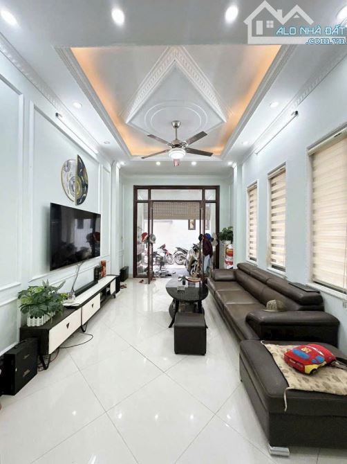 NGÕ 72 NGUYỄN TRÃI – Ô TÔ TRÁNH – GẦN ROYAL – CHỦ GIẢM 900TR – GIÁ CỰC HỜI - 2