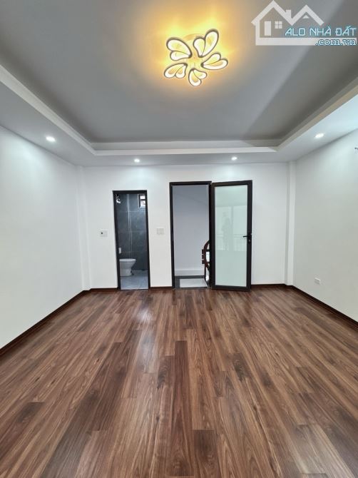 🌹🌹🌹 NHÀ LONG BIÊN MỚI TOANH - 5 TẦNG CỰC THOÁNG- Ô TÔ ĐỖ CỔNG -GIÁ CHỈ 6TỶ - 2