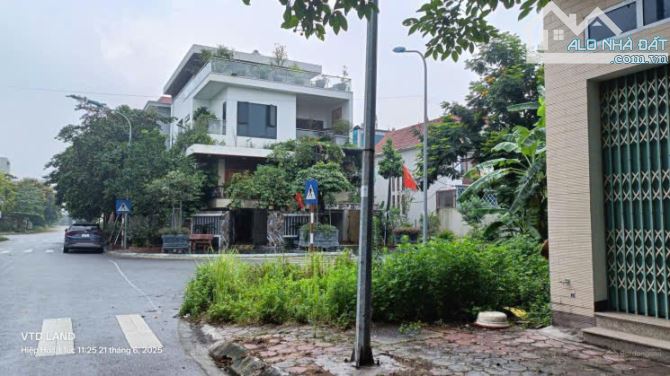 Bán đất TT Thắng- Hiệp Hoà- Bắc Giang. DT 100m2 x MT 5m. Ô tô tránh vỉa hè. Giá bán 2.2 tỷ - 2