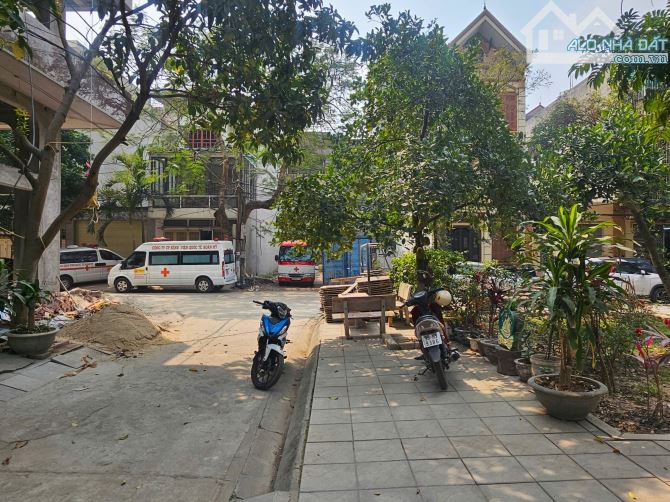 BÁN NHÀ 3 TẦNG NHÌN VƯỜN HOA BÒ SƠN CAO NGUYÊN TT BẮC NINH GIÁ CẦN TIỀN - 2