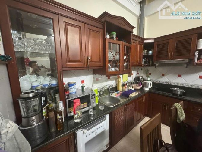 PHÂN LÔ Ô TÔ TRÁNH - NGUYỄN CHÍ THANH - 40/43M2 - 4 TẦNG - KINH DOANH - NHỈNH 18 TỶ - 2