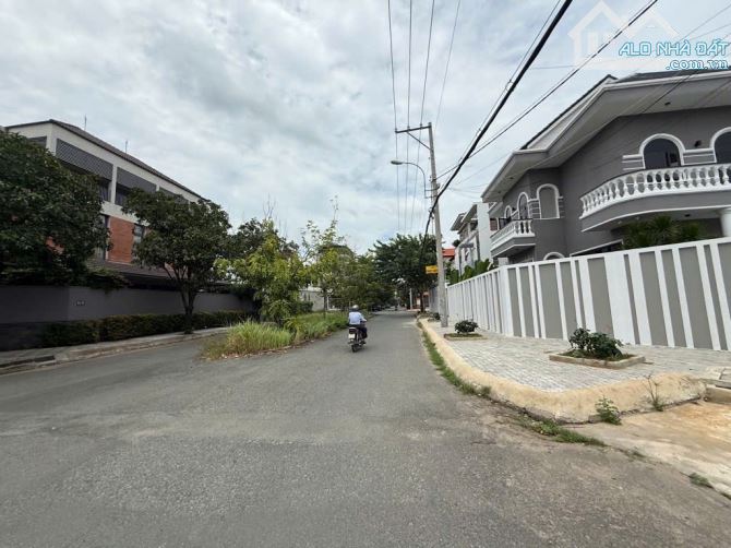 KHU BIỆT THỰ NAM LONG Đường Hà Huy Giáp  P. Thạnh Lộc, Q.12 dt 384 (16mx24m) DÒNG TIỀN 30 - 2