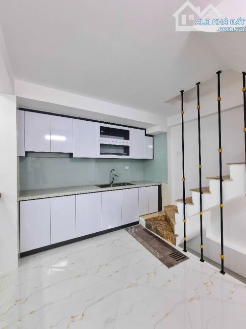 Nhà 30m2 Khương Đình, lô góc kinh doanh, 5 tầng, 5.x tỷ.Ngõ xe ba gác - 2