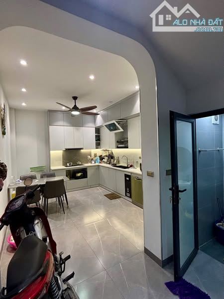 NGÕ THÔNG PHỐ PHÚ VIÊN LONG BIÊN 18 TỶ DT 120M MT 8M 2T Ô TÔ KINH DOANH KHU VỰC PHÁT TRIỂN - 2