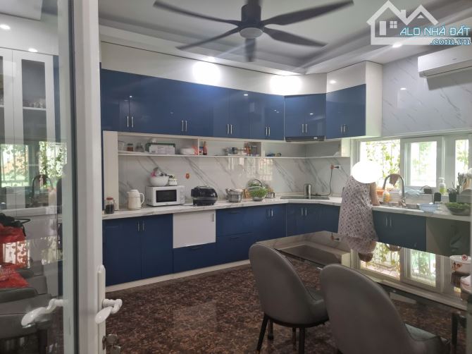 Cần bán tòa căn hộ ngõ 267 Hoàng Hoa Thám- Phường Liễu Giai- Hà Nội 141m2x6T, gara ôtô - 2