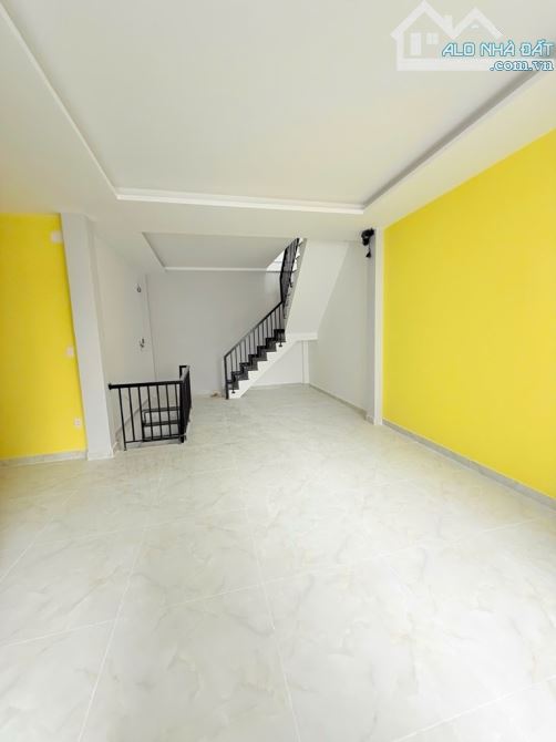 Nhà đẹp Tân Bình giáp Quận 10 – 52m² – 4 tầng – Sổ hoàn công – Chỉ 6.2 tỷ - 2