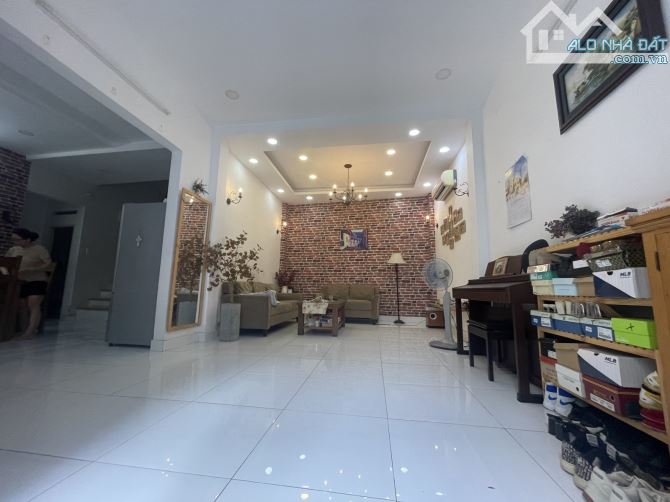 Gấp bán giảm chào 1tỷ , giá mới 10.9 tỷ- Dt gần 100m²-BIỆT THỰ MINI - TRUNG TÂM BÌNH THẠNH - 2