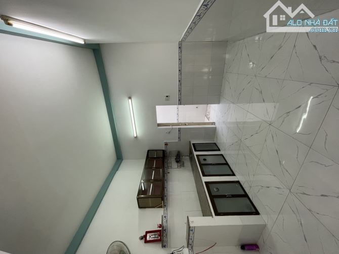 BÁN NHÀ GẦN MẶT TIỀN BÀ HOM 2TẦNG 46M2 NỞ HẬU XE HƠI SÁT NHÀ GIÁ 4.X TỶ - 2