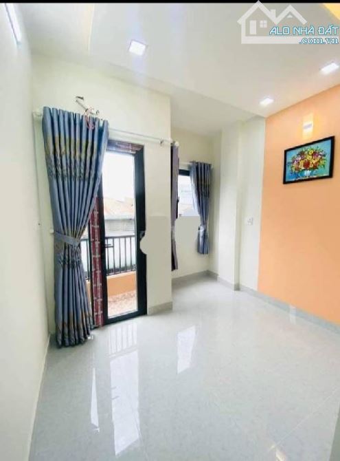 Chỉ 2 tỷ 7 có ngay nhà 3 tầng - hẻm 3.5m - Quận 8 gần cầu Chà Và. - 2