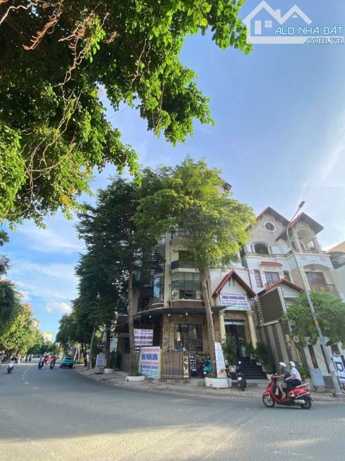 Góc 2MTKD Diệp Minh Châu - P.Tân Sơn Nhì - DT :13.7x17.6m - 3 lầu st - Gía 33.5 tỷ TL - 2