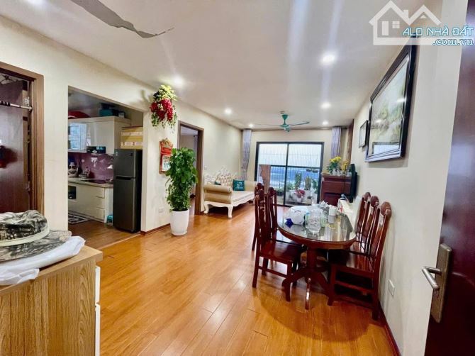 Căn góc chung cư số 987 Tam Trinh, view đẹp, 2 ngủ 2 wc, sổ lâu dài - 2