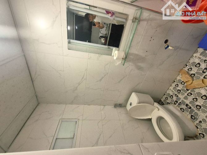 Bán tập thể tầng 2 phố Thái Thịnh, sử dụng 65m2, trung tâm Đống Đa, giá 3.49tỷ (có TL) - 2