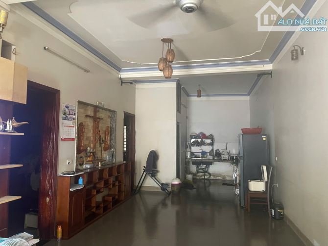 Nhà 2 lầu 120m2 8x15m Đường xe tải tránh nhau - 2