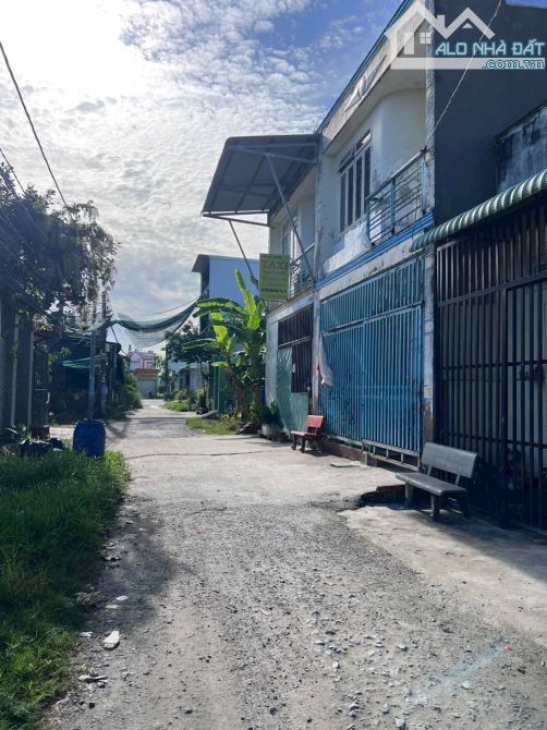 Bán đất giá rẻ khu phố 4 - Đức Hoà  . Gần chợ Đức Hoà và gần trường học Võ Vă - 3