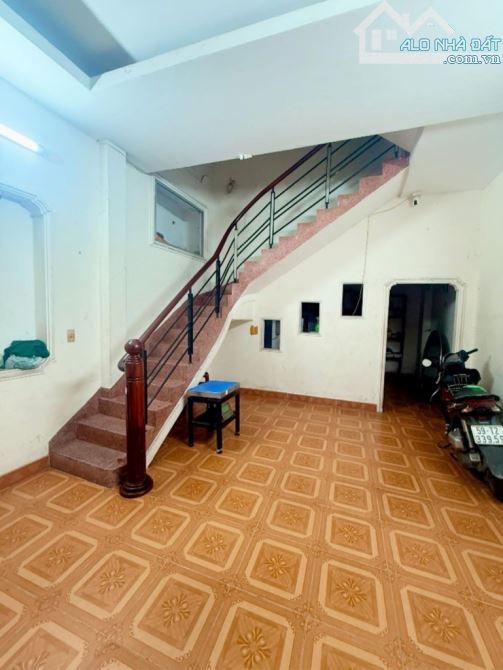 Bán nhà hẻm xe tải, sát mặt tiền Âu Cơ Tân Bình - DT: 60m2(4x14)x 3 tầng - nhỉnh 7 tỷ - 3