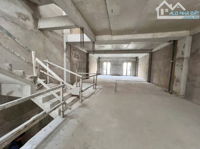Rẻ nhất Vạn Phúc City DT 140m(7x20m) nhà thô,1 hầm 4 tầng, đã có sổ giá 28,9 TL - 3