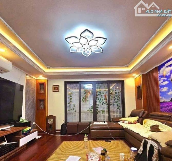 NHÀ ĐẸP ĐẲNG CẤP HOÀNG NGỌC PHÁCH - Q. ĐỐNG ĐA - PHÂN LÔ VIP - KINH DOANH - 46M - 32 TỶ. - 3