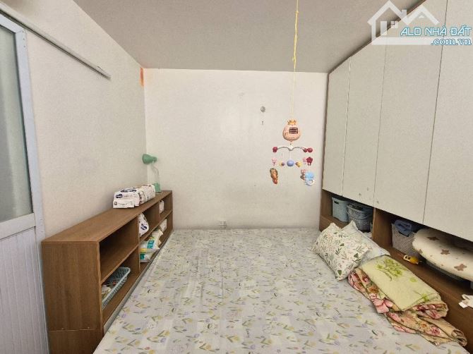 Bán tập thể tầng 2 phố Thái Thịnh, sử dụng 65m2, trung tâm Đống Đa, giá 3.49tỷ (có TL) - 3