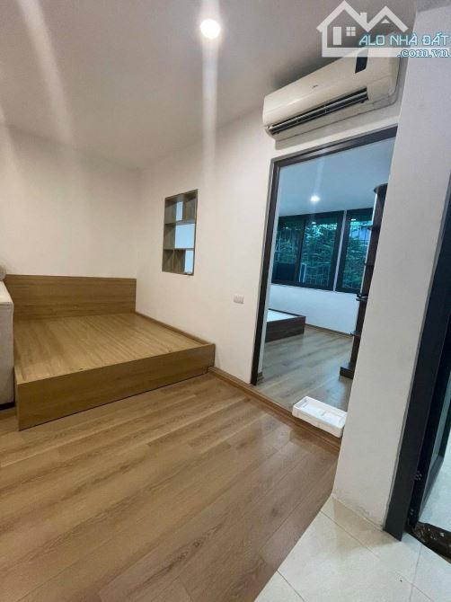 PHẠM VĂN ĐỒNG BẮC TỪ LIÊM 50m 5 TẦNG 2 THOÁNG  NGÕ BA GÁC 10 TỶ - 4