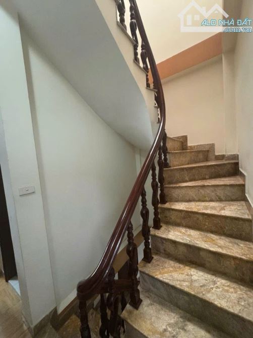 PHÂN LÔ Ô TÔ TRÁNH - NGUYỄN CHÍ THANH - 40/43M2 - 4 TẦNG - KINH DOANH - NHỈNH 18 TỶ - 4