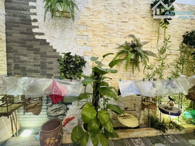 SIÊU PHẨM ĐỘI CẤN -PHÂN LÔ -Ô TÔ ĐỖ CỬA-NGÕ THÔNG - DÂN XÂY- 2 THOÁNG- Ô CHỜ THANG MÁY - 4