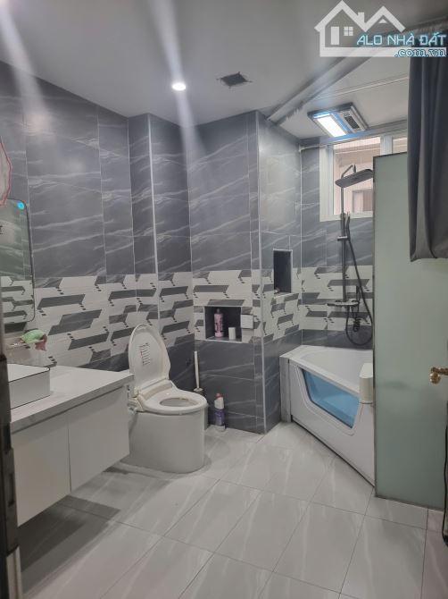 Cần bán tòa căn hộ ngõ 267 Hoàng Hoa Thám- Phường Liễu Giai- Hà Nội 141m2x6T, gara ôtô - 4