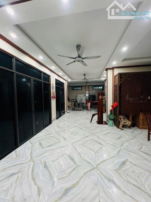 BIỆT THỤ SÂN VƯỜN ĐẸP  NHẤT VĨNH PHÚC- BA ĐÌNH, 145M2 MT 8.2M, BẢO VỆ TRỰC 24/7, GIÁ 45 TỶ - 4