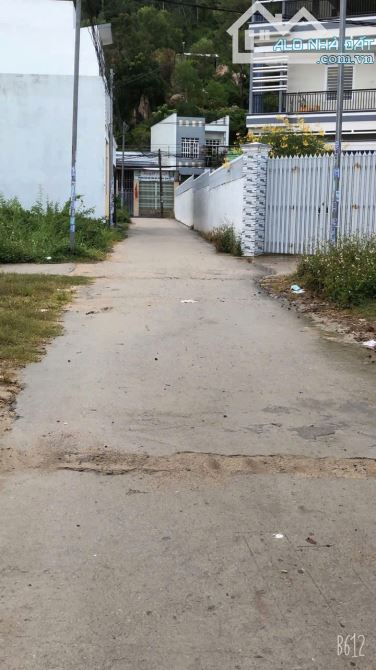 Cần bán nhà 2 tầng căn góc đẹp, đường Ngô Đến, Nha Trang giá bán 2,5 tỷ - 6