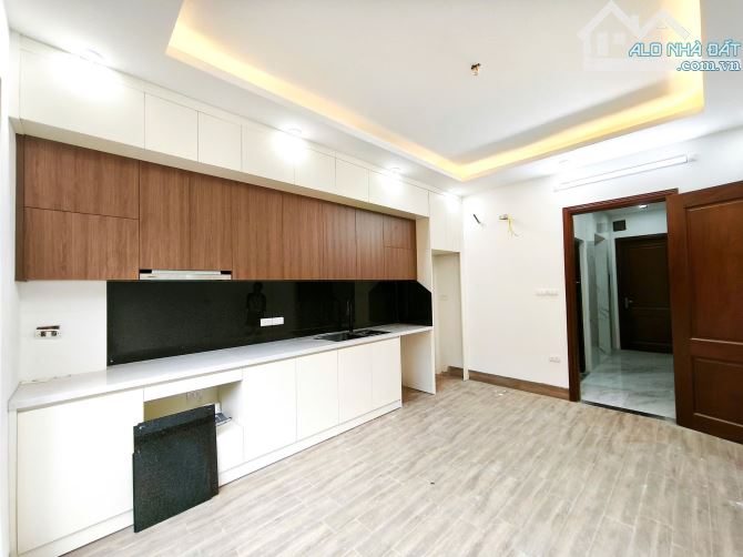PHẠM VĂN ĐỒNG BẮC TỪ LIÊM 105m 5 TẦNG  2 THOÁNG GIÁ 19,5 TỶ - 5