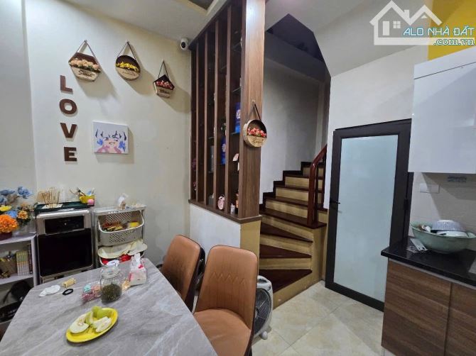Nhà đẹp full nội thất ngõ 79 Cầu Giấy, ngõ thông rộng, Văn phòng CTY, 45m2 sổ. Giá 13.5 tỷ - 5